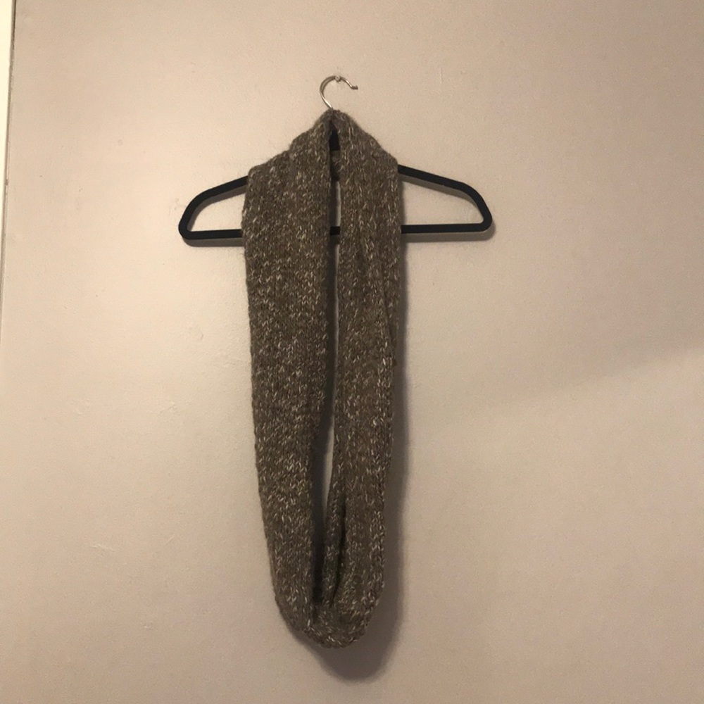 ✨💖8 for $20 💖 Brown Scarf